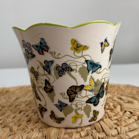 Other - Ceramic butterfly planter